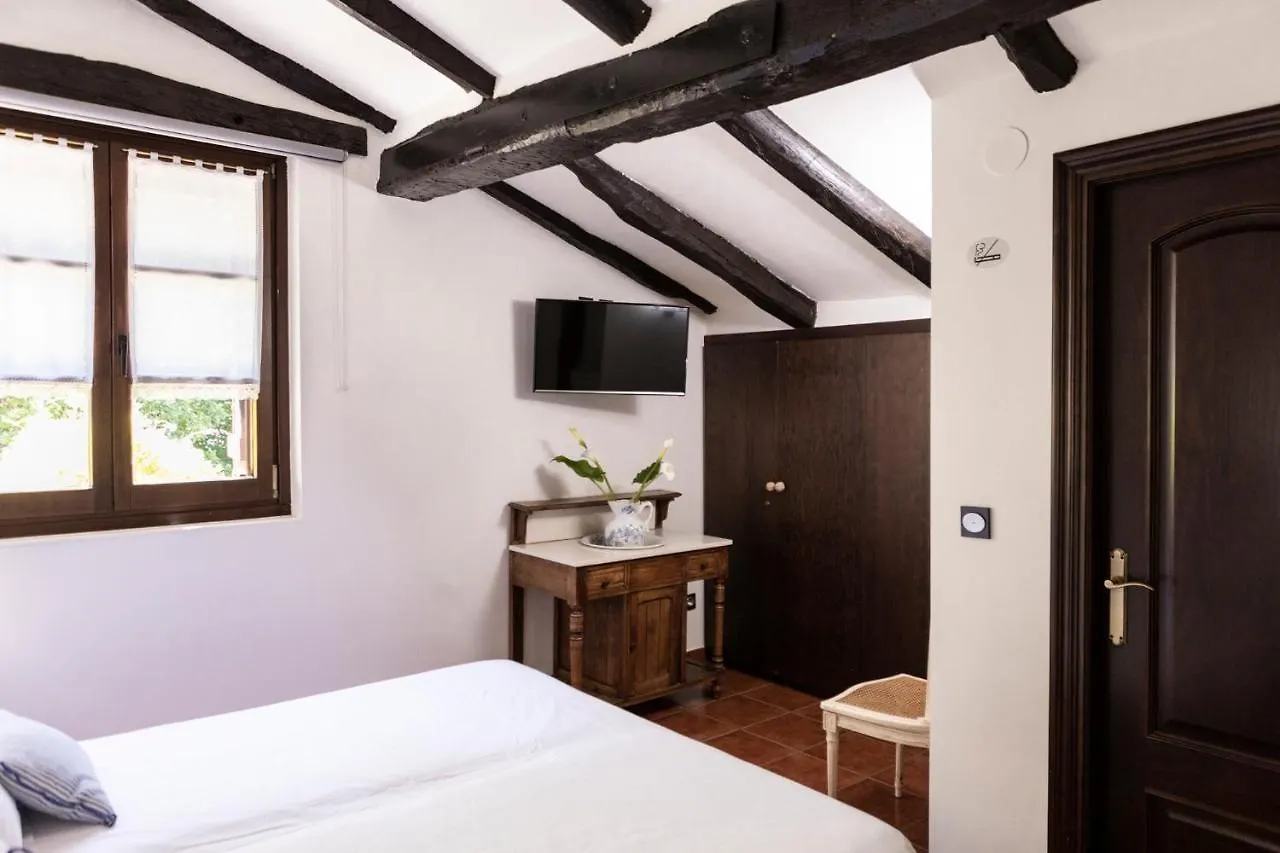 Agroturismo Montefrío Urnieta 0*,  España